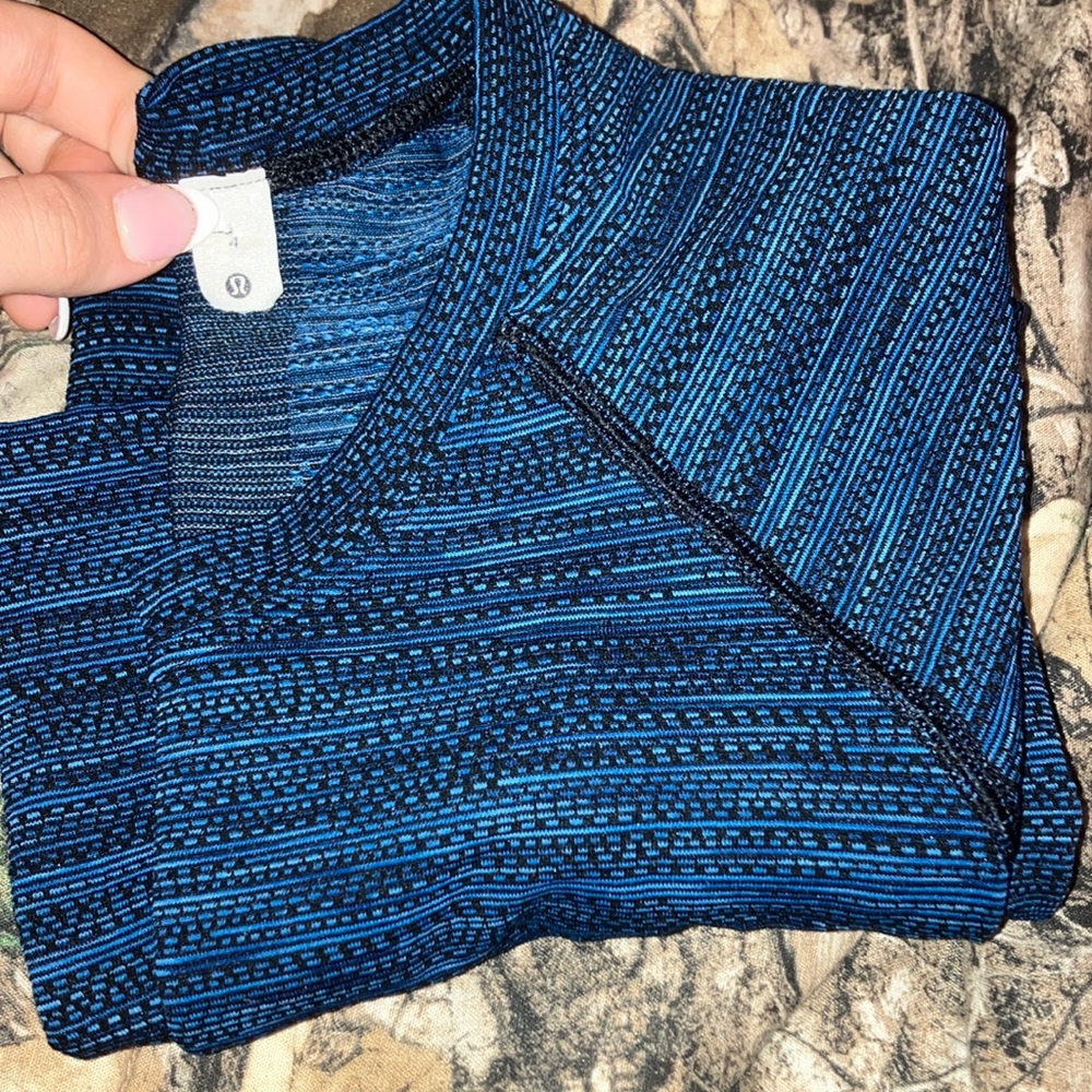 Lulu size 4 swiftly tech shirt